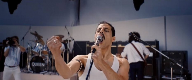 Rami Malek com oFreddy Mercury em Bohemian Rhapsody