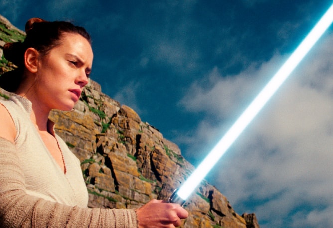 Star Wars: Todos os 4 sabres de luz que Rey usou e quando ela usou