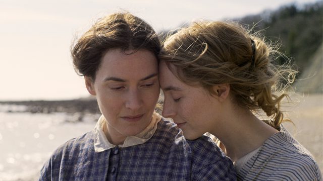 Ammonite: Saoirse Ronan e Kate Winslet se apaixonam no primeiro trailer