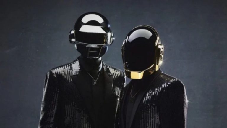 Daft Punk termina após 28 anos com novo vídeo intitulado “Epílogo”